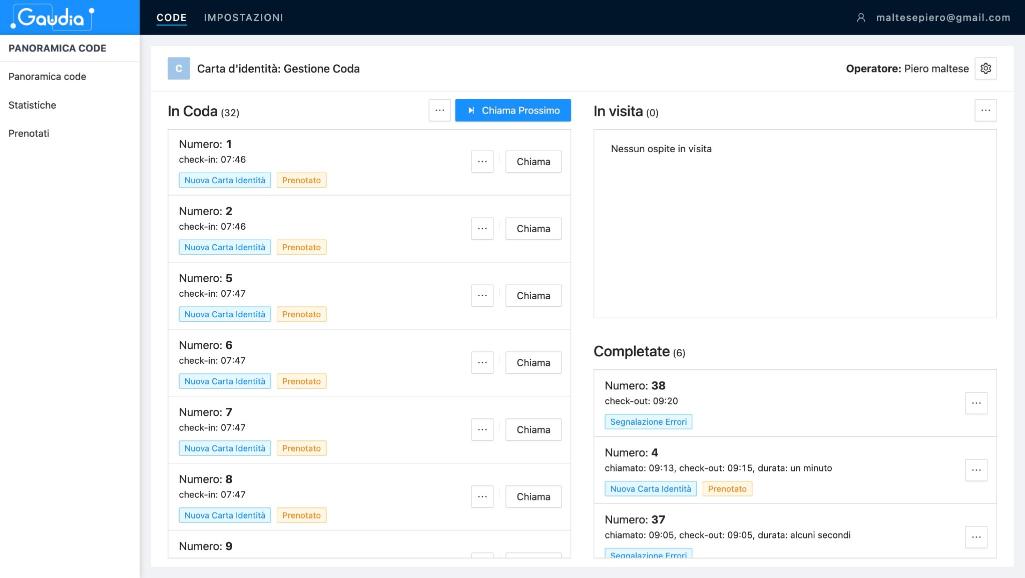 Operator queue management view with waiting, in-service, and completed visitors